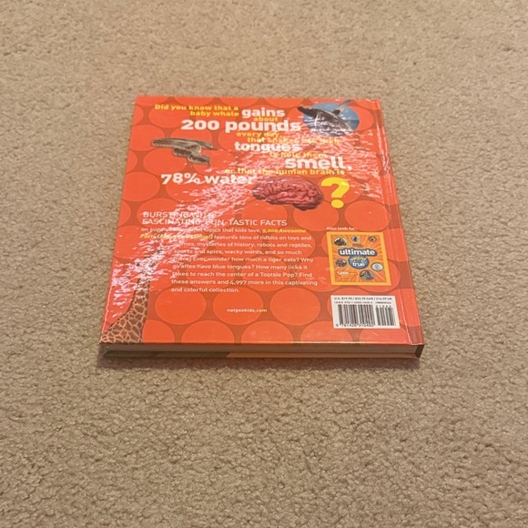 National Geographic 5,000 Awesome Facts Book - Yellow and Silver - Picture 2 of 2